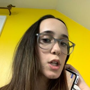 Meet your Posher, Constanca